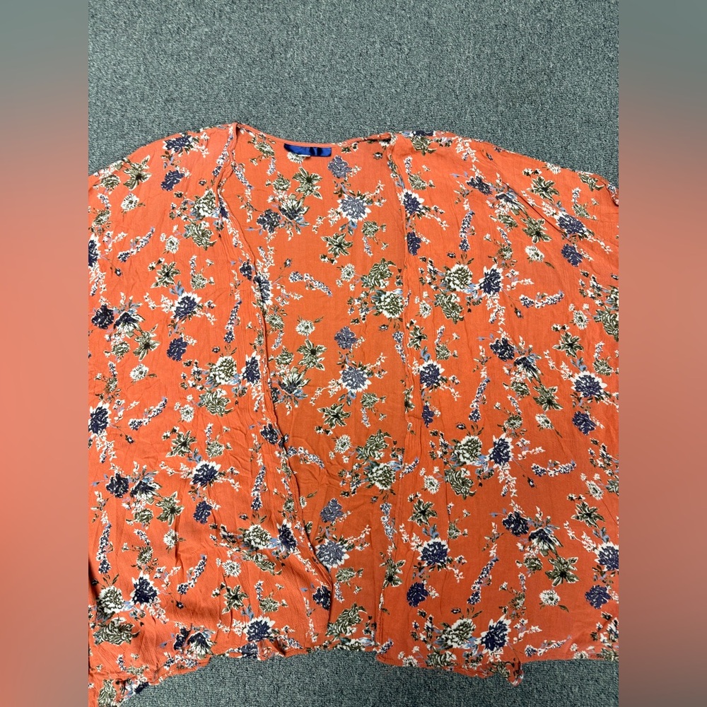 Francesca’s Floral Salmon  Kimono